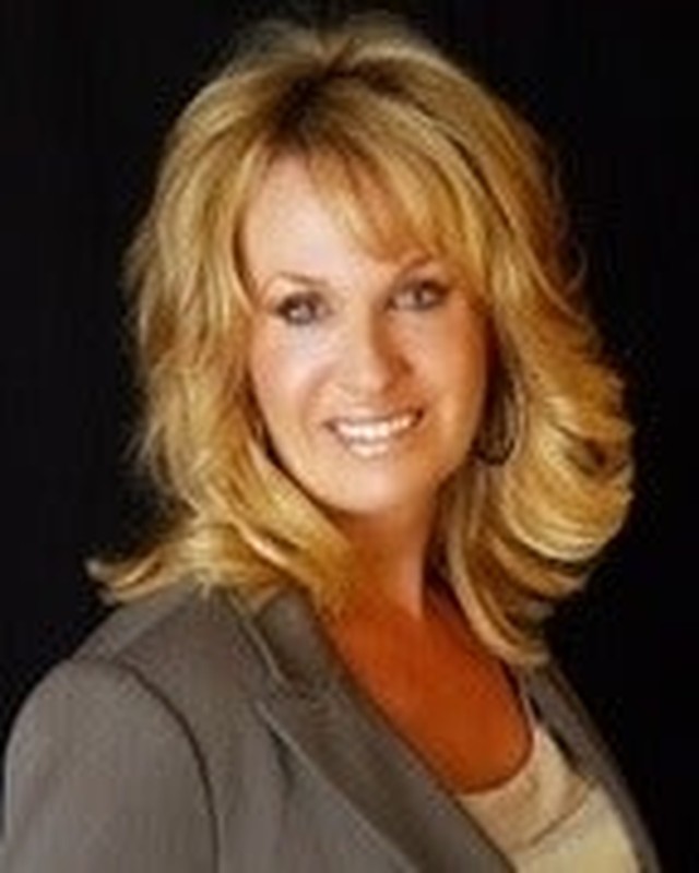 Valerie Reuter, Realtor, Epique Realty